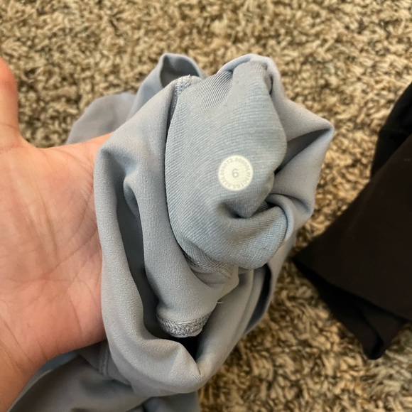 Lululemon Align leggings 7/8 light blue color - Picture 4 of 4